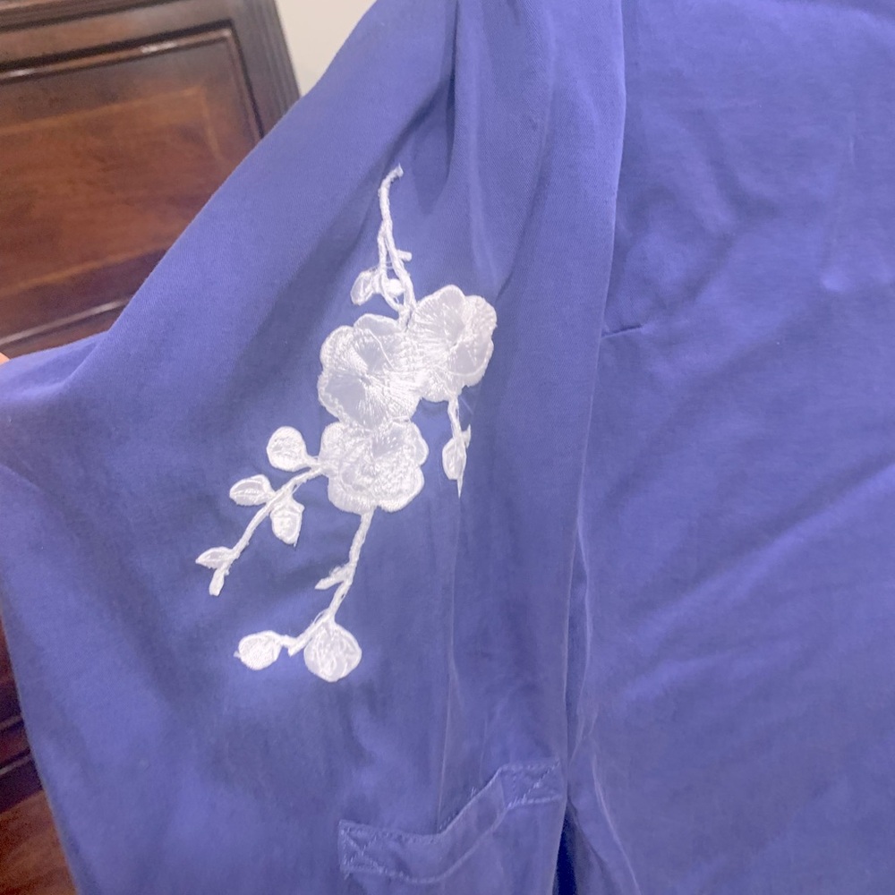 Soft Surroundings Blue Sleeve Tencel Snap Tab Tunic Shirt Denim Embroidered S - Picture 10 of 11